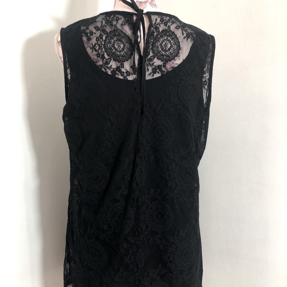 Cabi Lace Sleeveless Top(47) - Picture 5 of 6